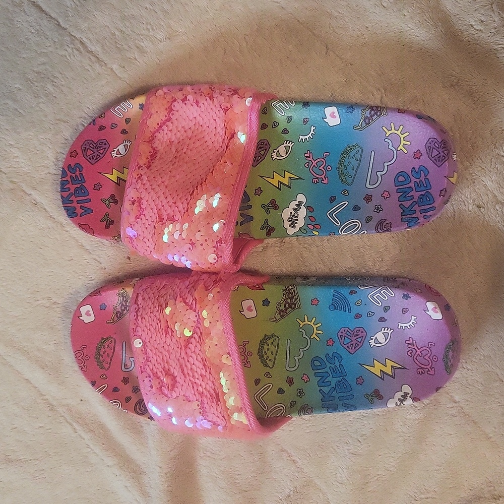 Sequen slides weekend vibes size 6